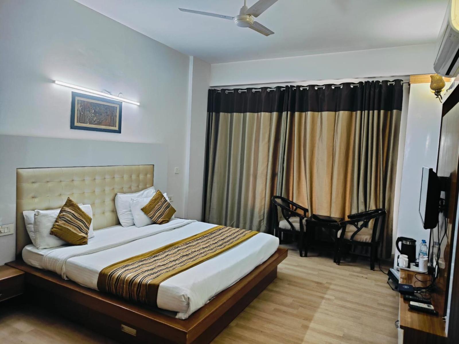 Gazebo Inn & Suites Medanta Gurgaon Extérieur photo