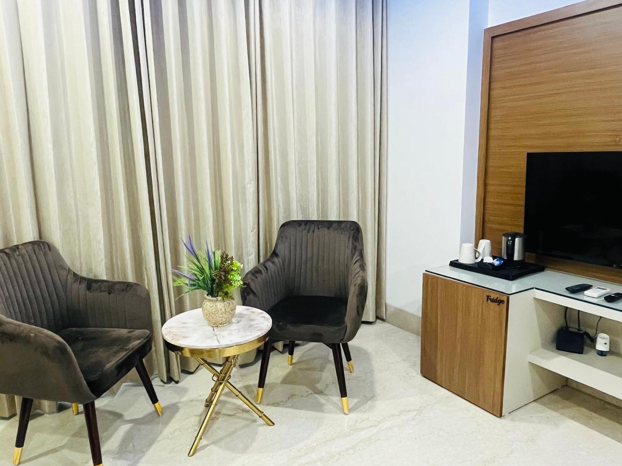 Gazebo Inn & Suites Medanta Gurgaon Extérieur photo