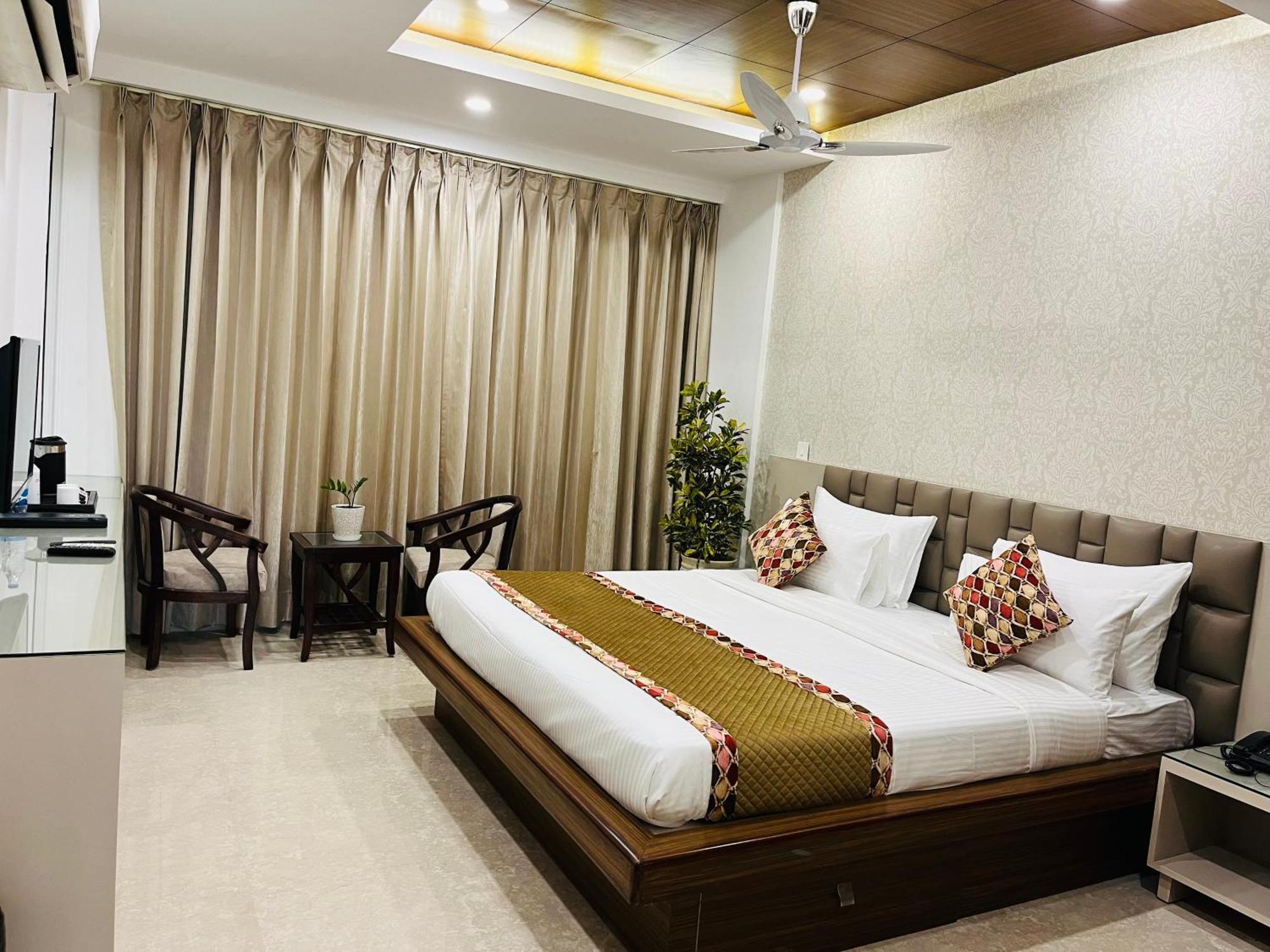 Gazebo Inn & Suites Medanta Gurgaon Extérieur photo
